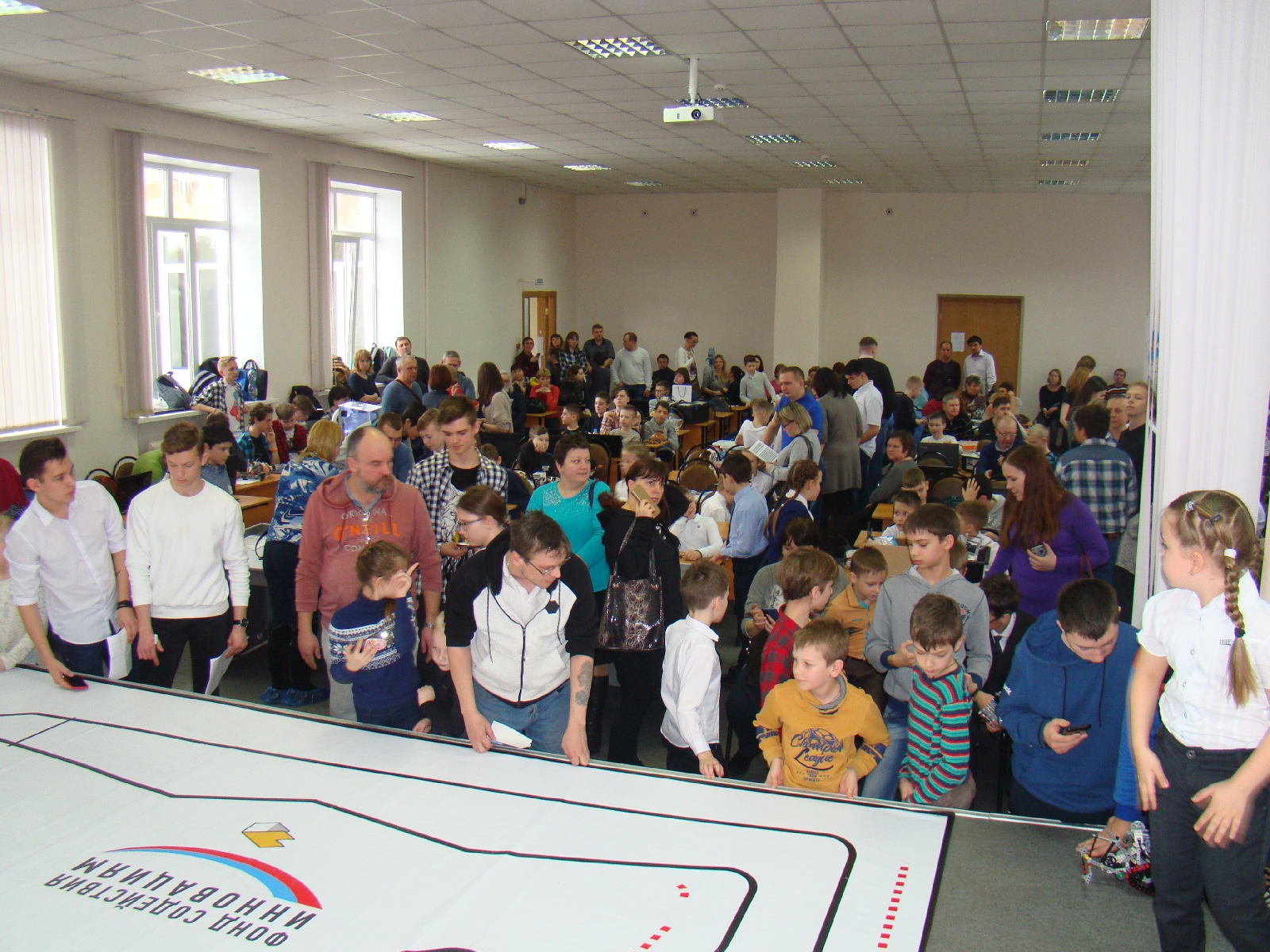 Состоялся очередной открытый городской конкурс школьников «robot life» на ФФМЕН